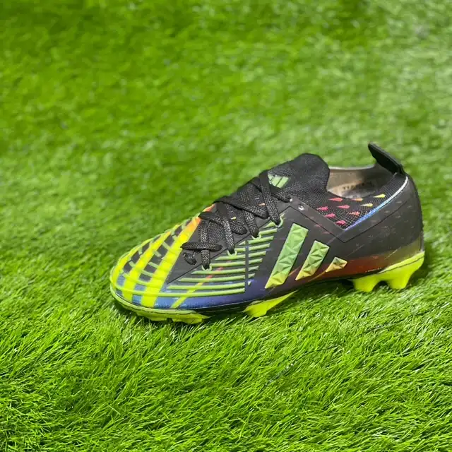 کفش فوتبال پسرانه مدل استوک دار ساقدار 0031