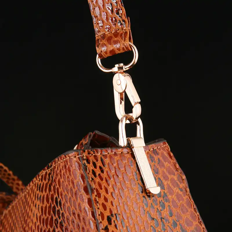 کیف دوشی زنانه چرم یلسان مدل گلوریا کد 1-GLR-100-MRV