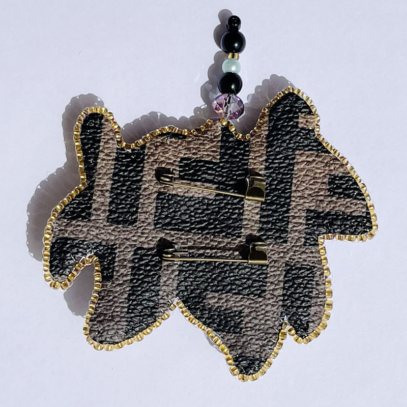 گل سینه زنانه طرح ارکیده کد 002 گل سینه زنانه طرح ارکیده کد 002