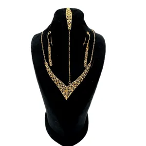 نیم ست طلا 18 عیار زنانه گالری طلای همراز مدل تراش طرح گل