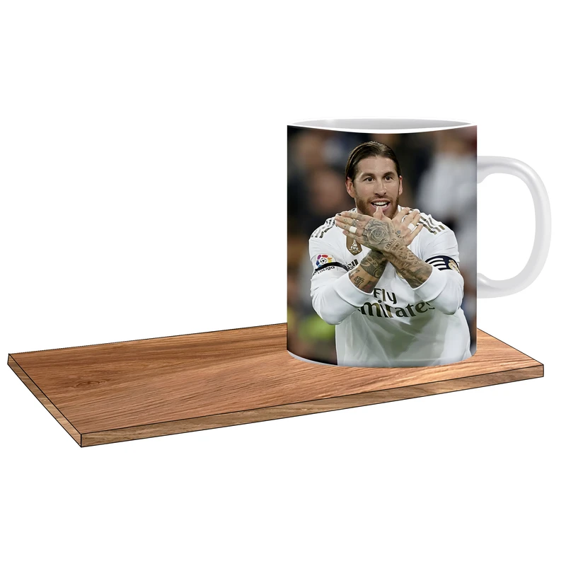 ماگ ال ایکس پی طرح فوتبالی سرخیو راموس کد 298 به همراه زیر لیوانی