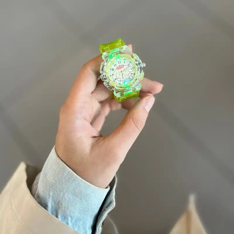 ساعت مچی عقربه ای مدل چراغ دار طرح عروسکی