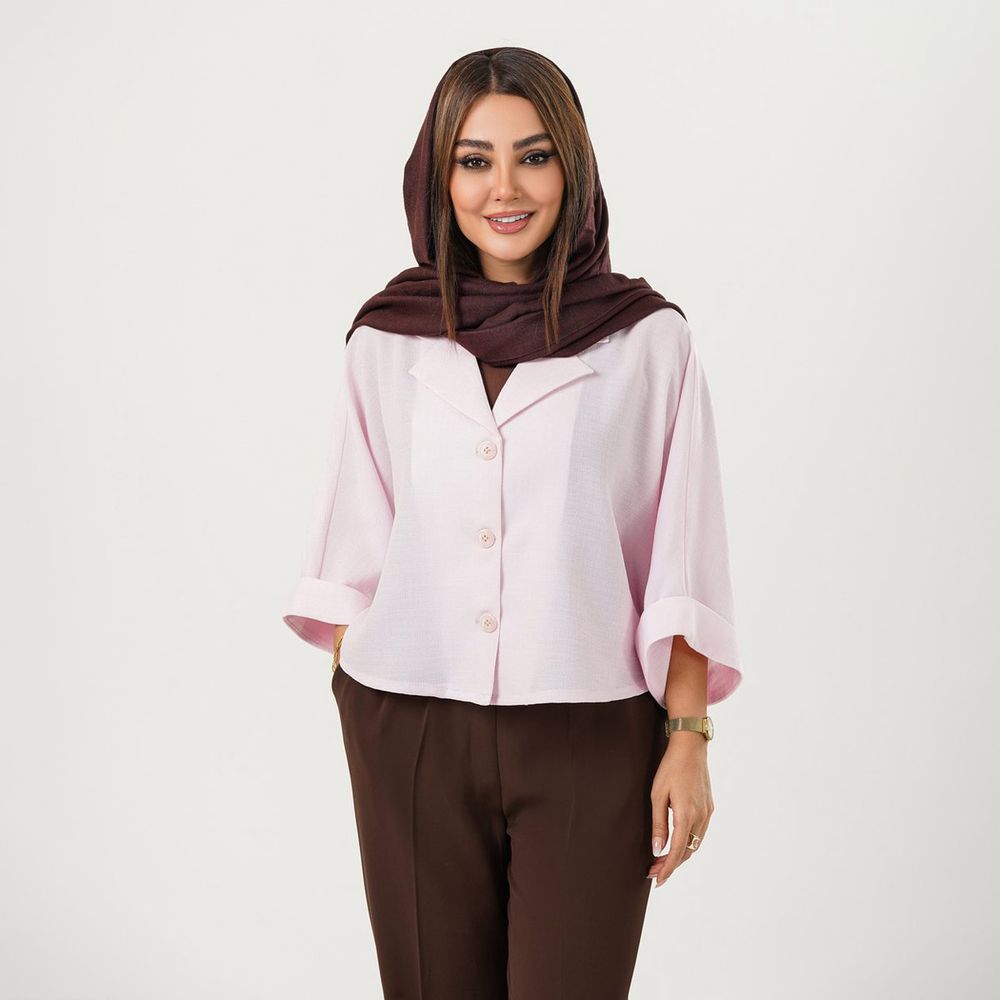 شومیز باکسیکراپ زنانه السانا مدل نازینا کد 2737 شانتون، آستین سه ربع و یقه انگلیسی، مناسب استفاده روزمره