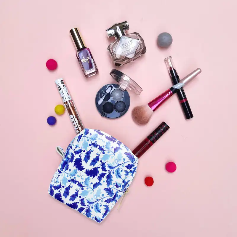 کیف لوازم آرایش زنانه مدل برگ مو کد IDM 563