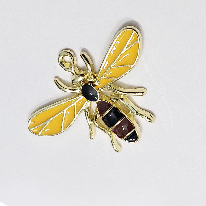 آویز گردنبند دخترانه مدل زنبور کد 1-34 آویز گردنبند دخترانه مدل زنبور کد 1-34