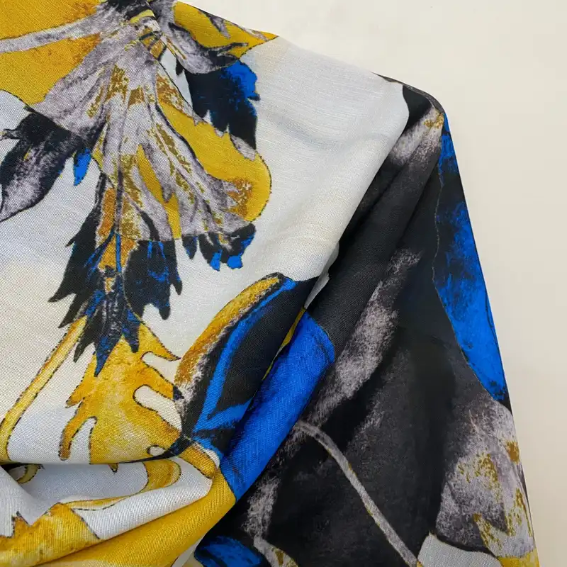 روسری زنانه مدل نخی قواره بزرگ چهارفصل کد 1333