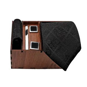 ست کراوات و دستمال جیب و دکمه سردست و گیره کراوات مردانه مدل 712