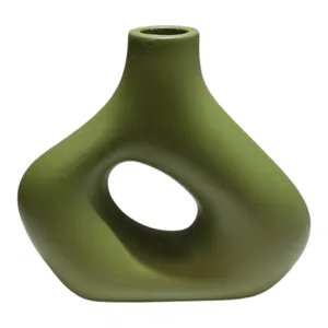 گلدان بتنی مدل دفرمه 01