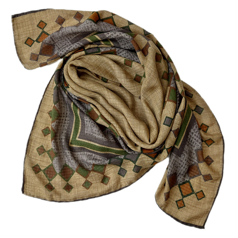 روسری زنانه مدل نخی پاییزه طرح مربع