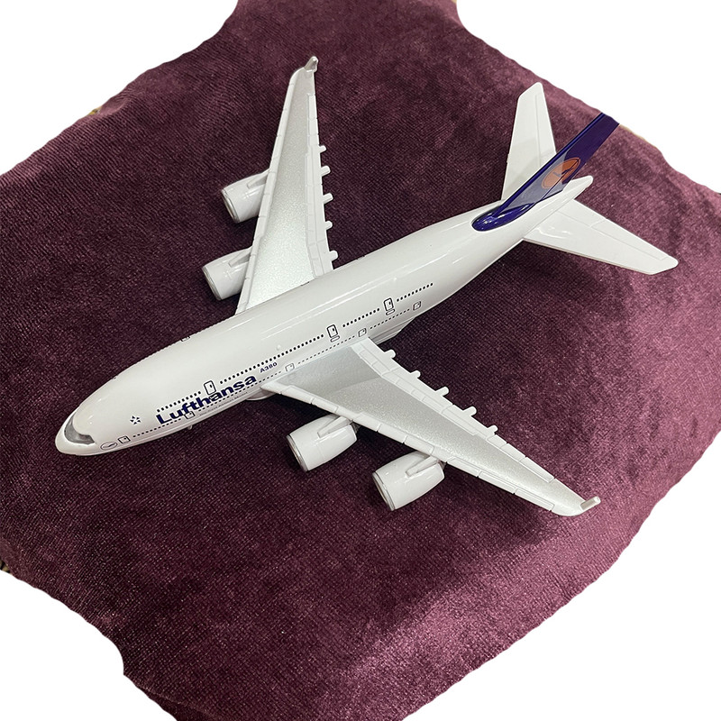 ماکت هواپیما مدل لوفتانسا کد A380 ماکت هواپیما مدل لوفتانسا کد A380