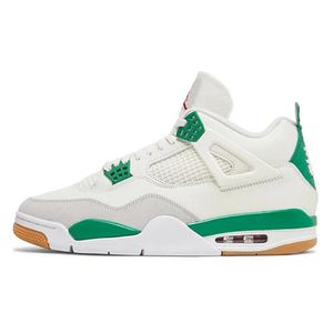 نقد و بررسی کفش مخصوص دویدن مدل 4 Retro توسط خریداران