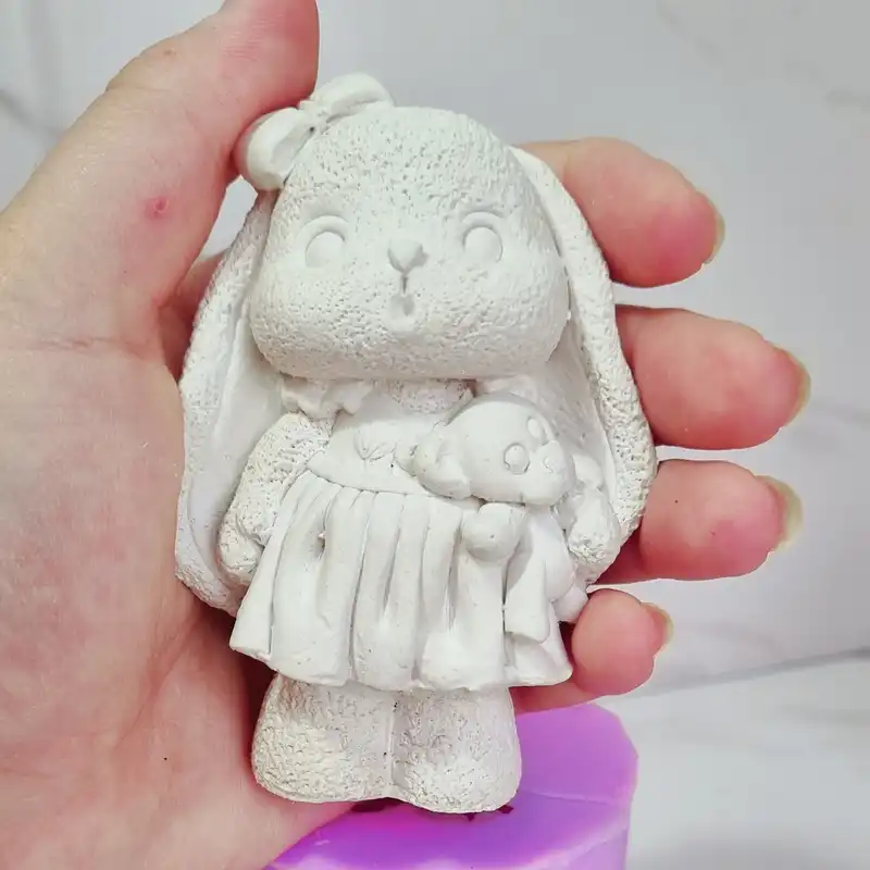 قالب شمع مدل سیلیکونی خرگوش تدی به دست