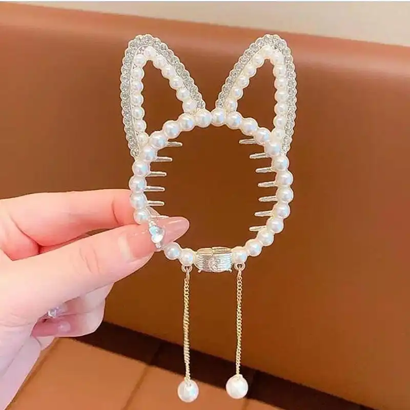 گیره مو زنانه مدل گوجه‌ای گوش گربه مرواریدی آویزدار کد 780