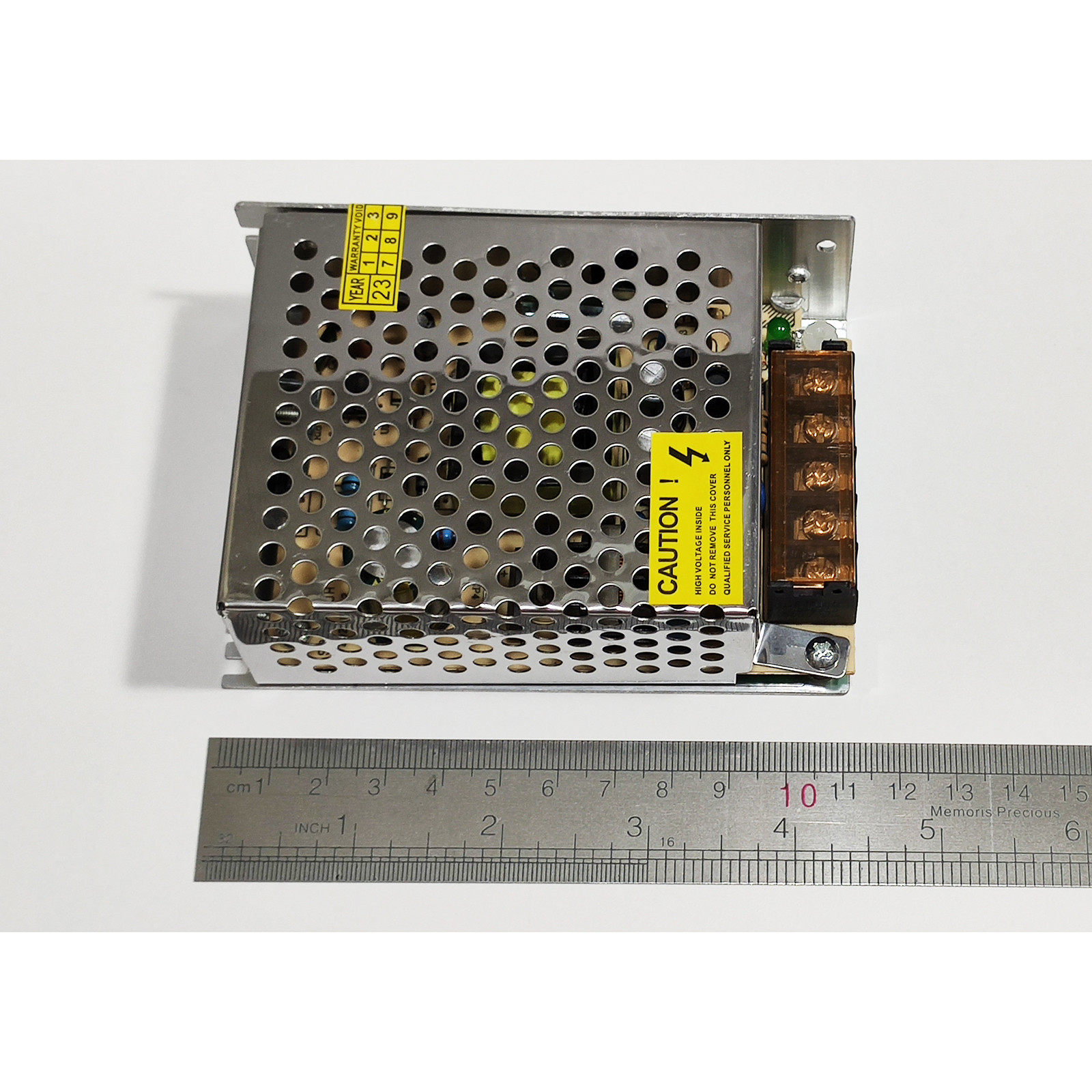 آداپتور سوئیچینگ 12 ولت 5 آمپر لکسوس کد real_4.9a آداپتور سوئیچینگ 12 ولت 5 آمپر لکسوس کد real_4.9a