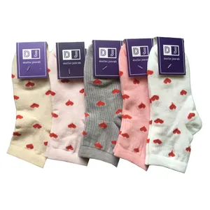 جوراب ساق کوتاه دخترانه دکتر جوراب مدل پنبه قلبی بسته 5 عددی
