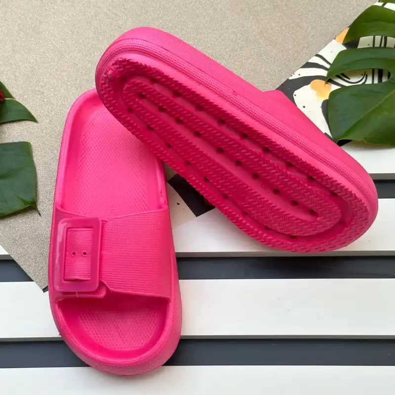 دمپایی زنانه مدل سگک دار رنگ سرخابی