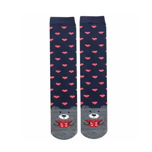 جوراب دخترانه مدل سه ربع تا زانو قلبی