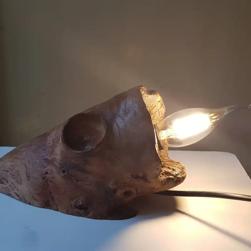 آباژور مدل چوبی روستیک جمجمه