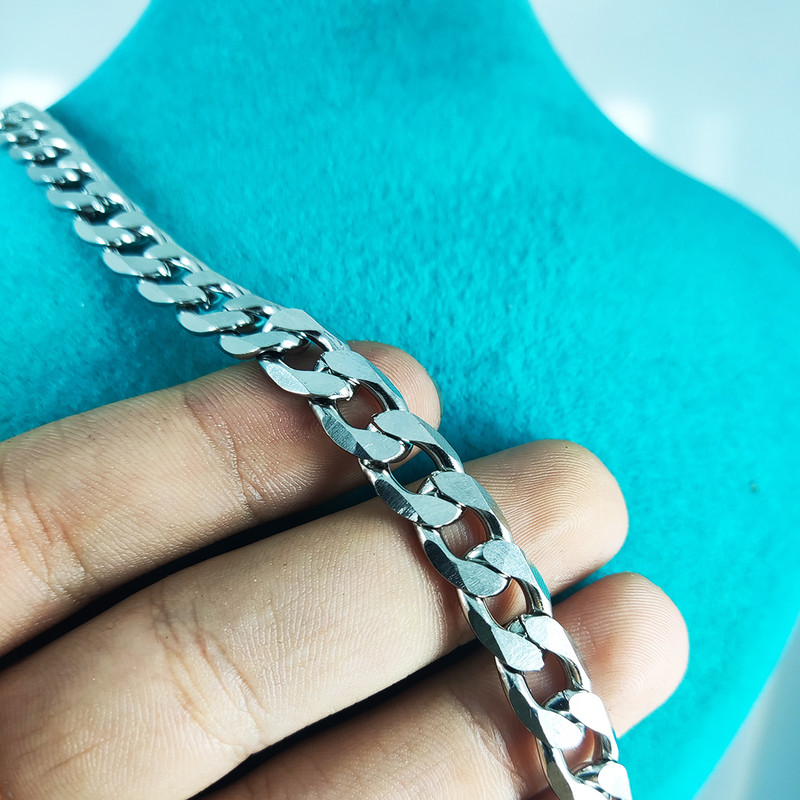 گردنبند استیل سلین کالا مدل  اسپرت طرح کارتیه COD-17