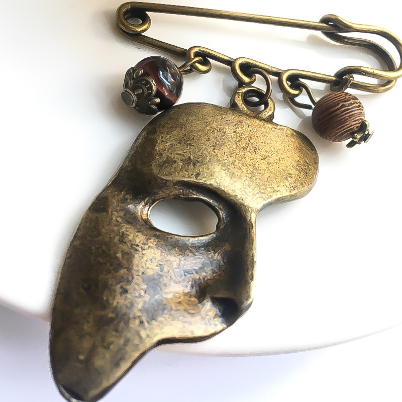 سنجاق سینه زنانه مدل صورت سنجاق سینه زنانه مدل صورت