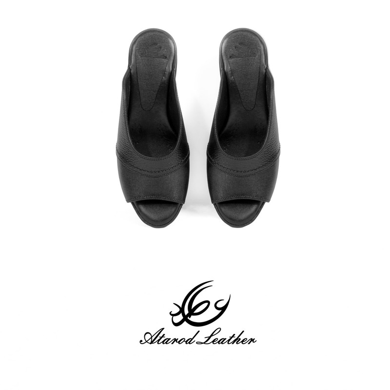 صندل زنانه چرم عطارد مدل چرم طبیعی کد SH166