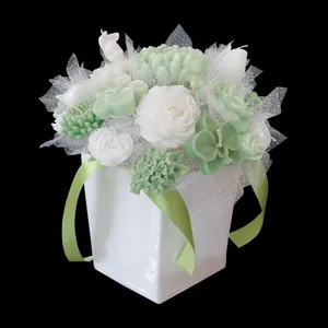 شمع دستساز مدل باکس گل جاودان کد 109