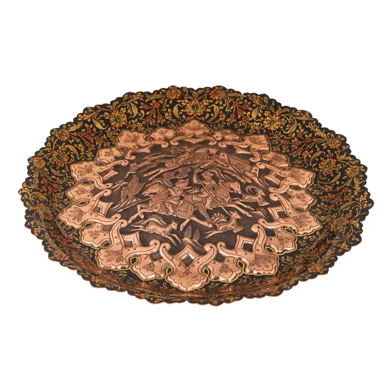 بشقاب دیوارکوب قلمزنی قهرمانی طرح شکارگاه کد 914