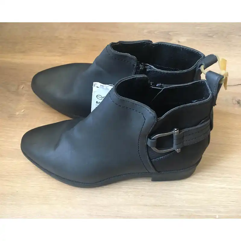 نیم بوت زنانه اسمارا مدل ESM60