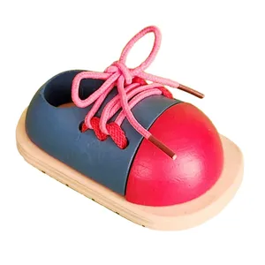بازی آموزشی مدل کفش بنددار چوبی