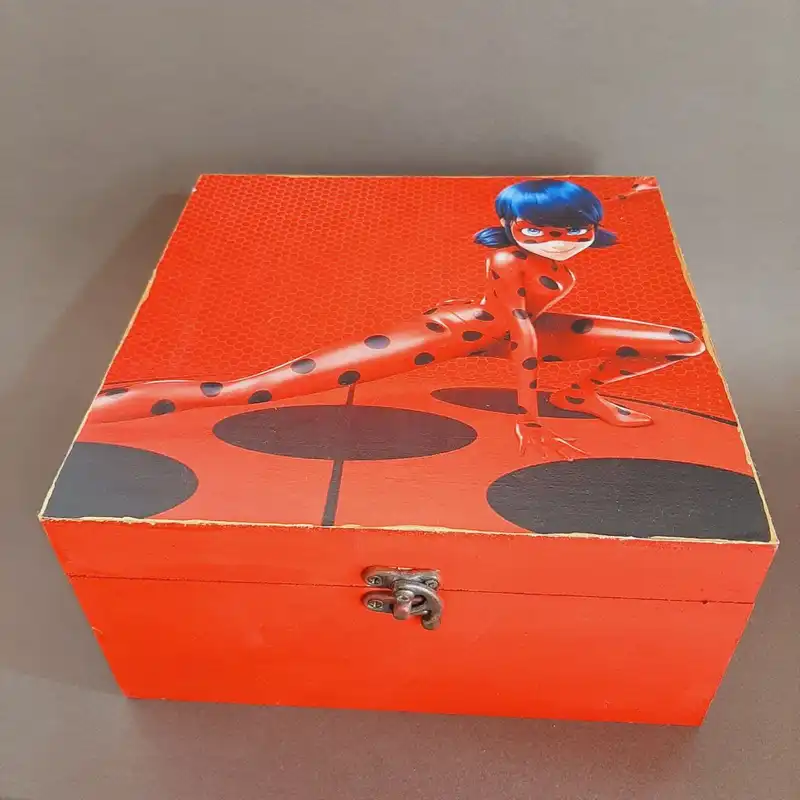 جعبه هدیه مدل کارتونی طرح دختر کفشدوزکی کد BB92