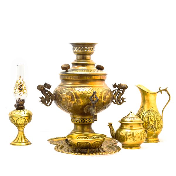 سرویس سماور ذغالی 6 پارچه برنجی مدل عدسی قلم کاری کد 3381