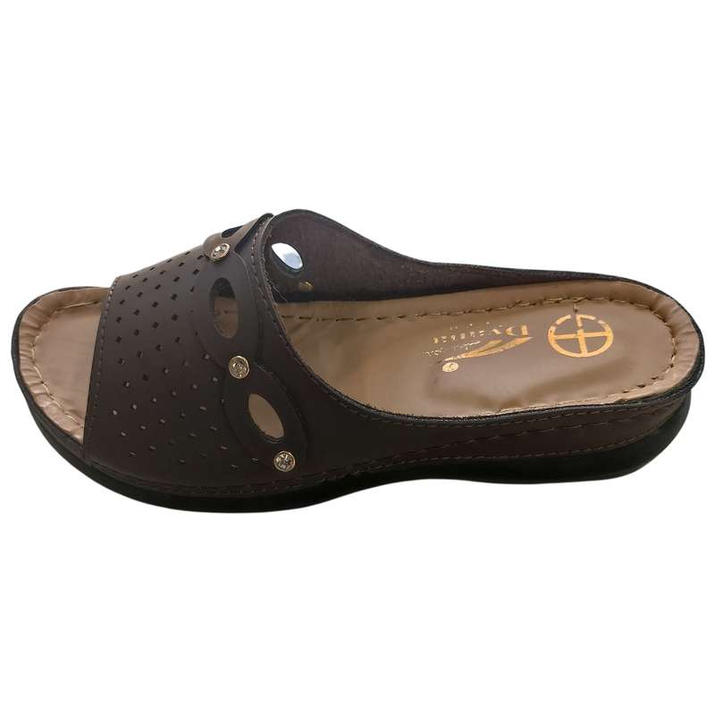 دمپایی زنانه مدل طبی نگین دار سوزان رنگ قهوه ای