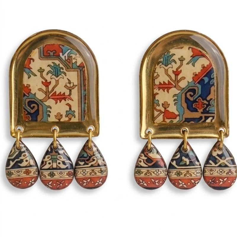 گوشواره دست دوز زنانه رز رزین مدل مهربان
