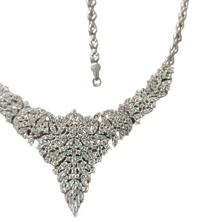 نیم ست نقره زنانه مدل نگین دار فائز