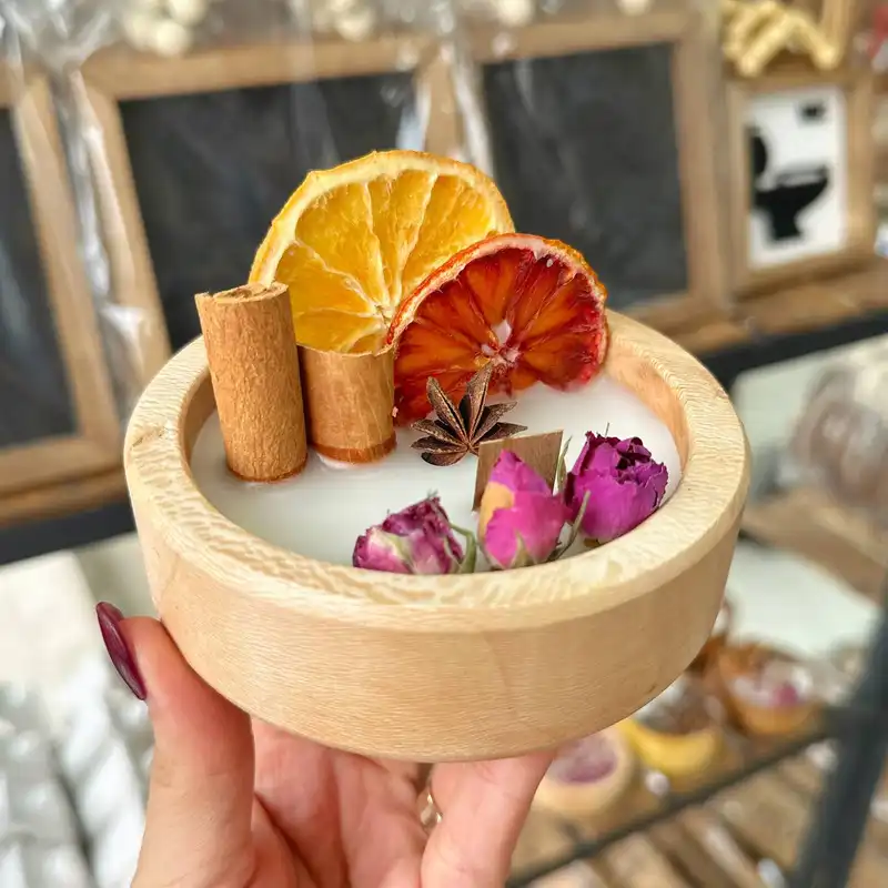 شمع طرح کاسه چوبی مدل دارچین پرتقال