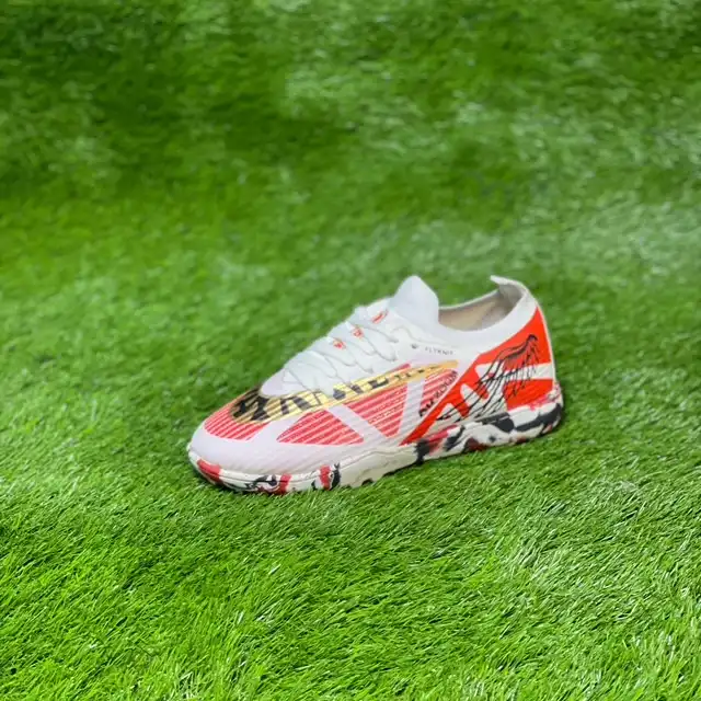 کفش فوتبال پسرانه مدل استوک ریز NI0026