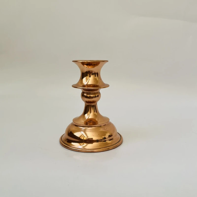 عکس شماره 3 : شمعدان مسی مدل مدرن کد zh376.2