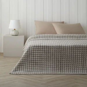 پتو 2 نفر انگلیش هوم مدل Urban Hound سایز 220x200 سانتی‌متر