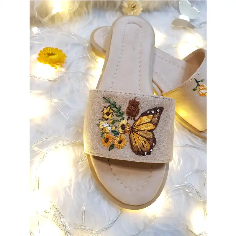 صندل زنانه مدل رویایی طرح پروانه و گل