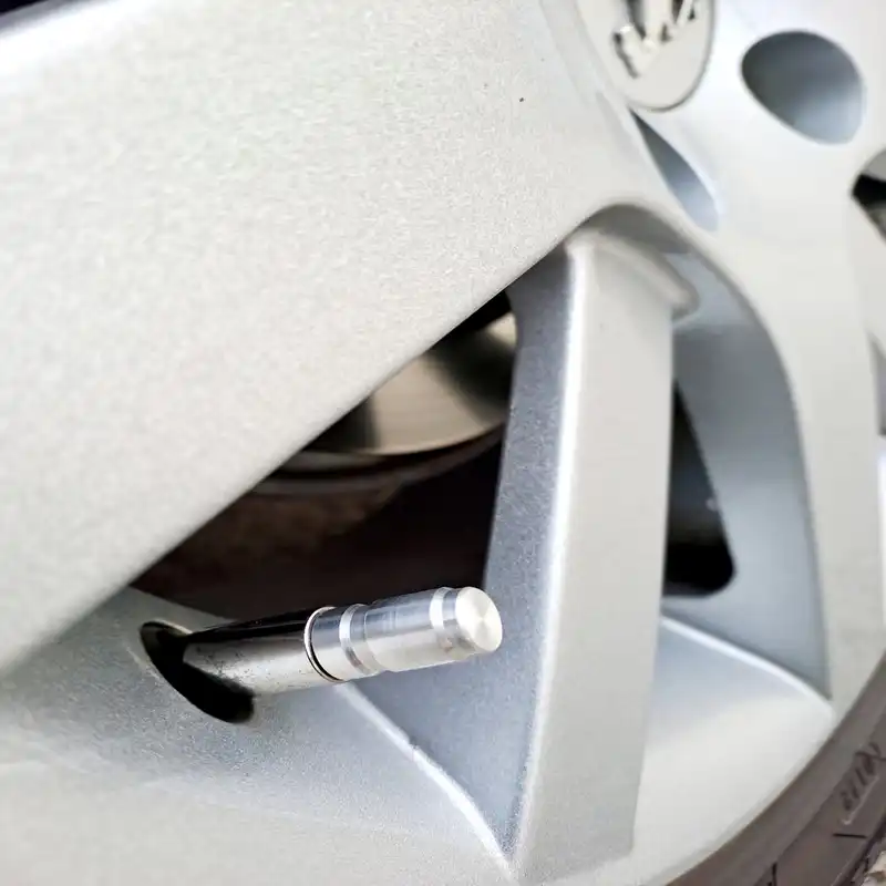 سروالف لاستیک خودرو کد 04 مدل فلزی بسته 4 عددی