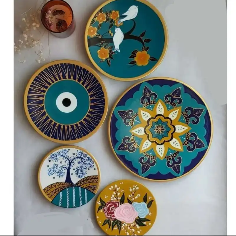 بشقاب دیوارکوب سفالی طرح فانتزی کد 42 مجموعه 5 عددی