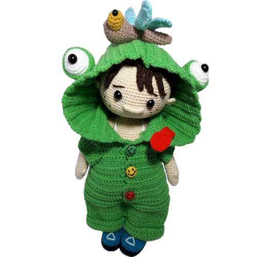 عروسک بافتنی مدل پسرک قورباغه ای cute100