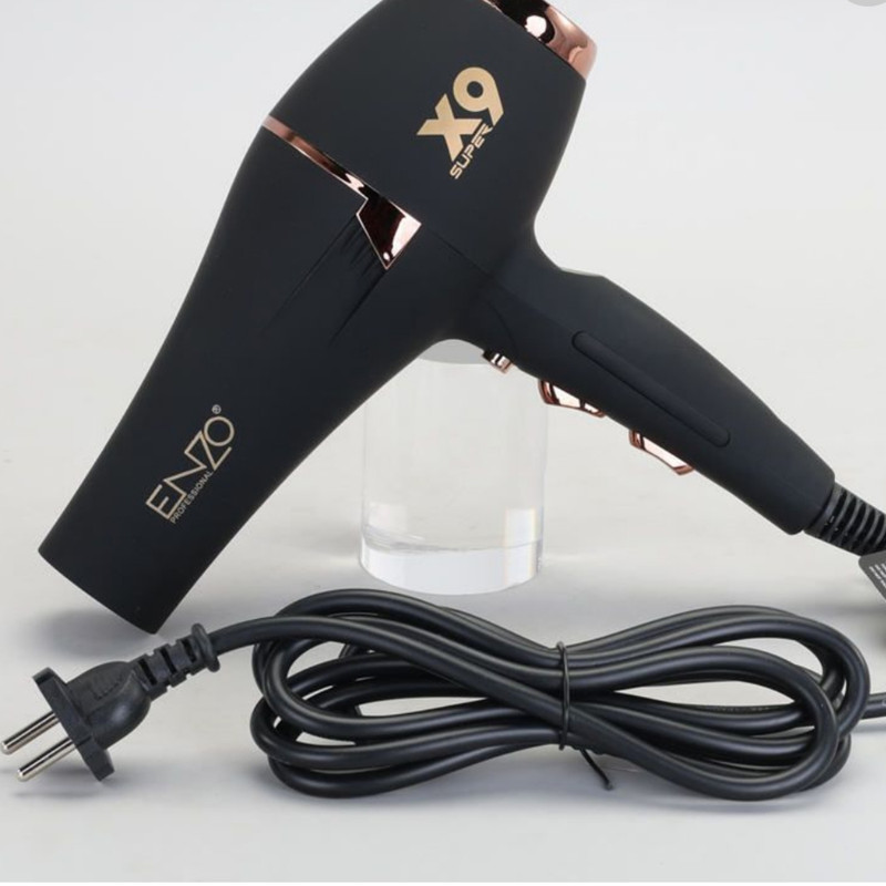 سشوار حرفه‌ای انزو پروفیشینال مدل X9 با موتور AC 2800 وات، فناوری تولید یون، المنت سرامیکی، تنظیم دما و سرعت در 2 حالت، پخش باد سرد، محافظت در برابر افزایش حرارت، همراه با دو سری متمرکزکننده هوا