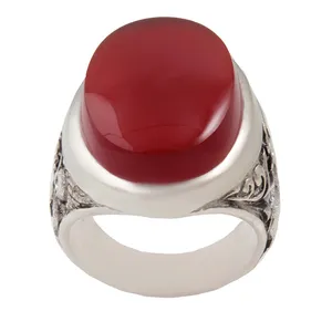 انگشتر نقره مردانه بازرگانی میلادی مدل سنگ عقیق یمنی کهنه رکاب دست ساز سیاه قلم کد AM_1862