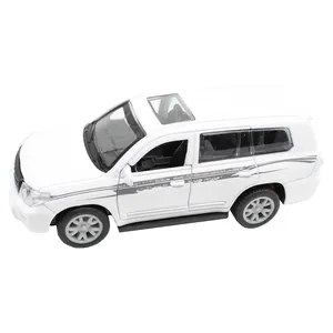 ماشین بازی طرح لندکروز مدل diecast 1:32