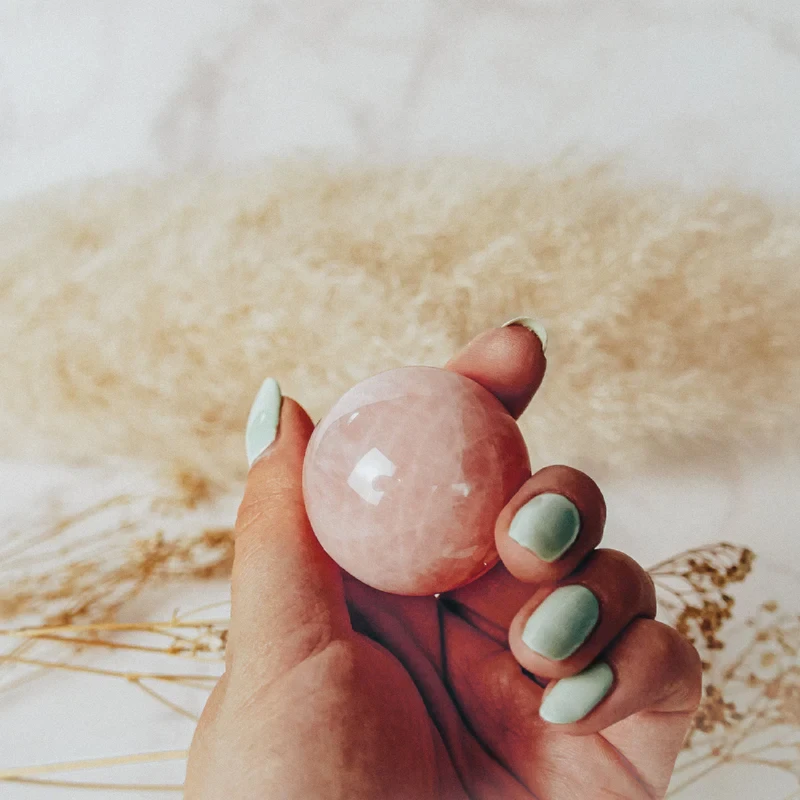 عکس شماره 3 : سنگ راف کوارتز مدل گوی رز