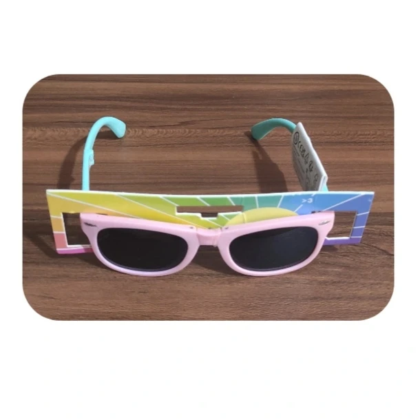 عکس شماره 2 : عینک آفتابی دخترانه مدل تاشو 19277799