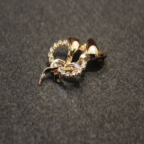 گل سینه زنانه کد Ki 065-181 گل سینه زنانه کد Ki 065-181