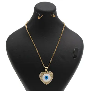 گردنبند دخترانه مدل  پلاک قلبی و زنجیر چشم نظر نگین دار کد 1263