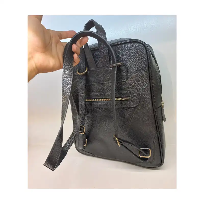 کوله پشتی زنانه سرزمین چرم مدل ساشا کد 221078